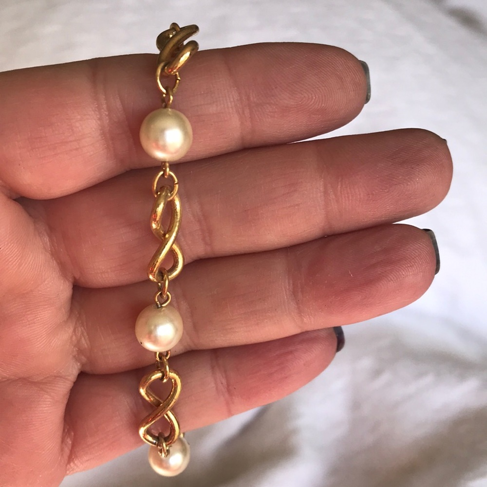 CCO Lovely gold toned w faux pearls